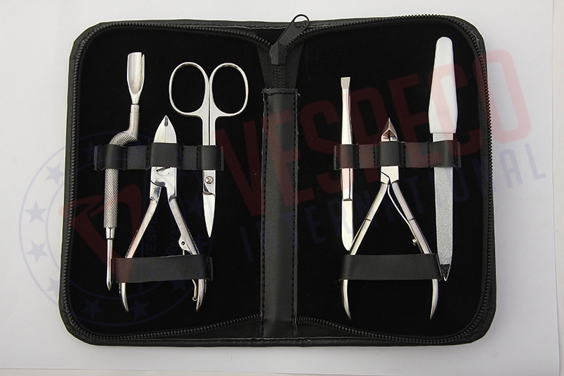 Manicure Pedicure Kits 